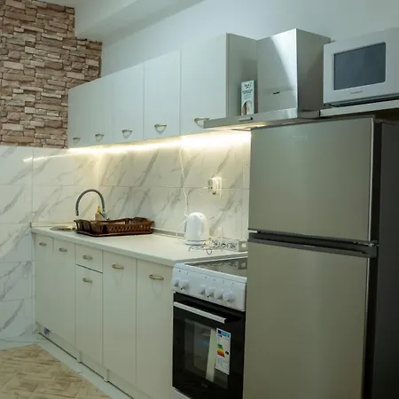 Apartman M&th Foca-free Parking Garage