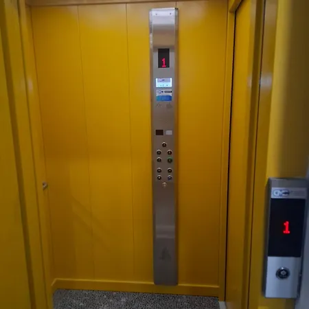 M&th Foca-free Parking Garage Apartman Foča